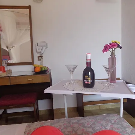 Angela Hotel 2*